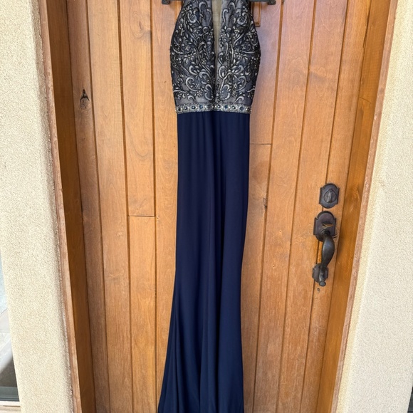 Prom/Bridesmaid Dress - Picture 3 of 4